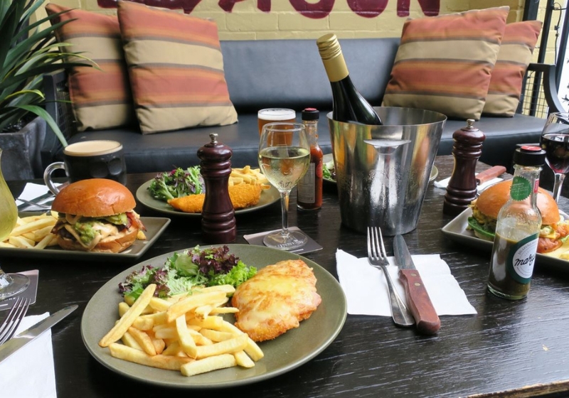 Aussie Pubs Nailing the Food Game: Discover the Best Dining Experiences