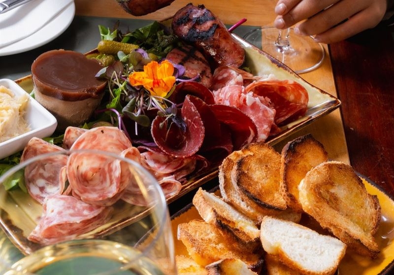 Sipping Sensations: Discover Australia’s Best Wine Bars