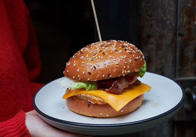 Melbourne's Must-Visit Culinary Destinations: A Taste of Diverse Flavours