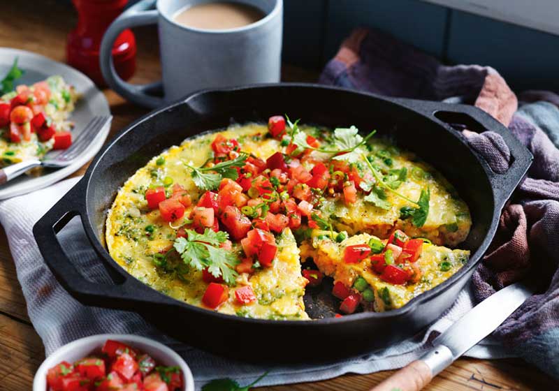 Hosting the Perfect Brunch: From Champagne Cocktails to Culinary Delights