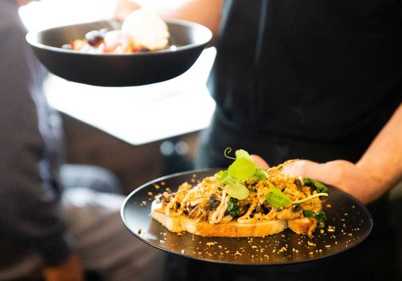 Best Breakout Brunch Cafés in Australia – Coastal Views, Retro Charm & Local Favourites