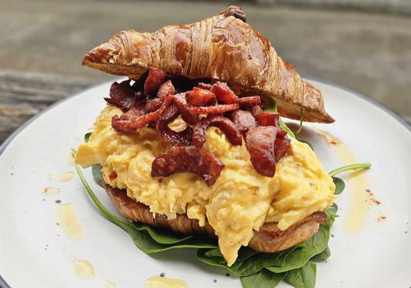 Good Food, Good Mood: Restaurants Serving Wellness Through Cuisine