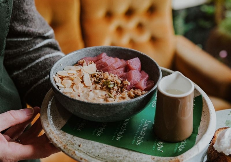 Brekkie Beyond Borders: Innovative Spots to Start Your Day