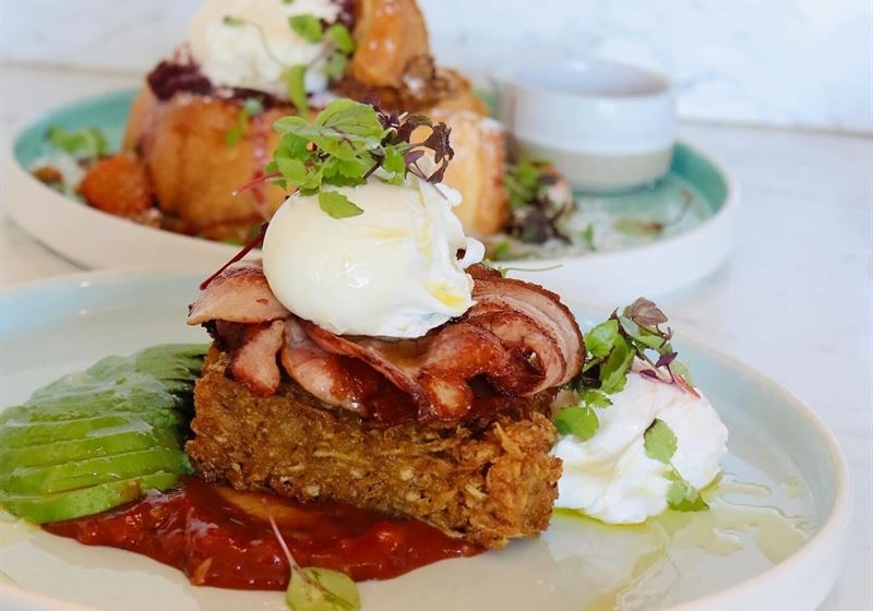 Brekkie Beyond Borders: Innovative Spots to Start Your Day