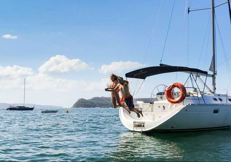 Superyachts & Seafood Towers: The Rise of Ultra-luxury Coastal Dining in Australia