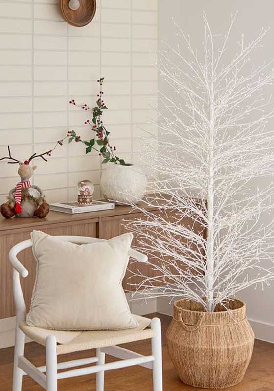 No Tree, No Problem – Inside the New Wave of Minimalist Christmas Decorating That’s Still a Vibe