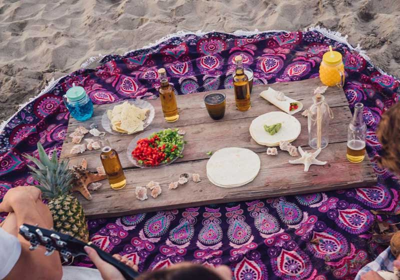 Campfire to Clambake: How Australians Are Reimagining Christmas Lunch in the Wild