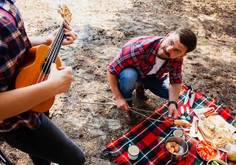 Campfire to Clambake: How Australians Are Reimagining Christmas Lunch in the Wild