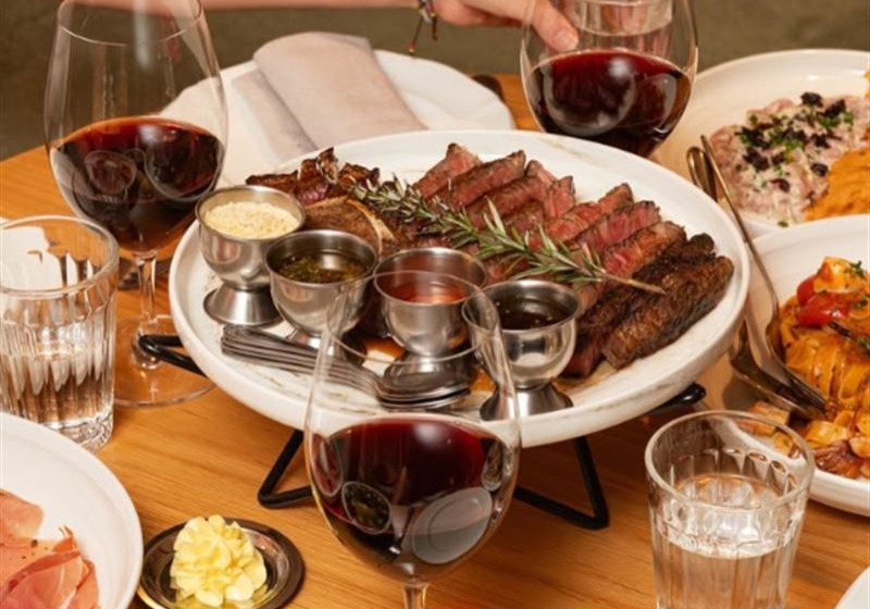 Savouring Sophistication: Discovering Modern Menus in Stylish Settings