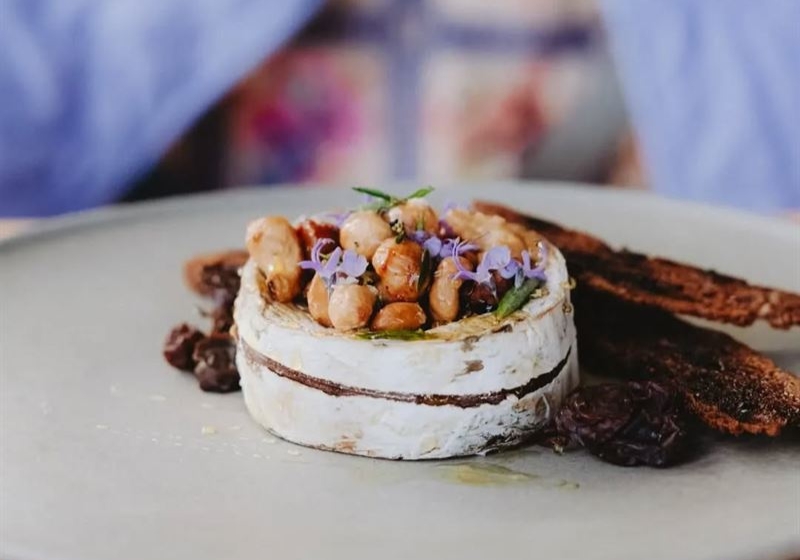 Savouring Sophistication: Discovering Modern Menus in Stylish Settings