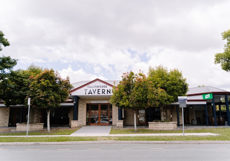 A Dive Into Pub Life: Community, Comfort Food & Cold Beer