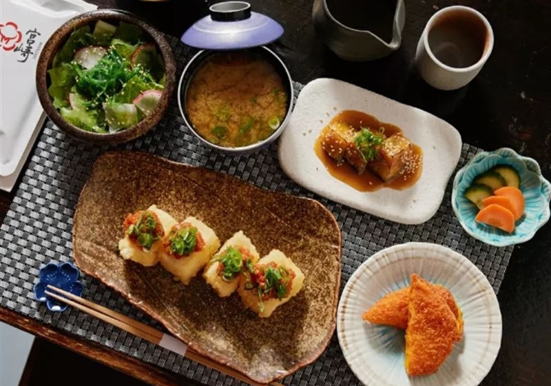 Melbourne's Culinary Gems: A Taste of the City's Best Dining Spots