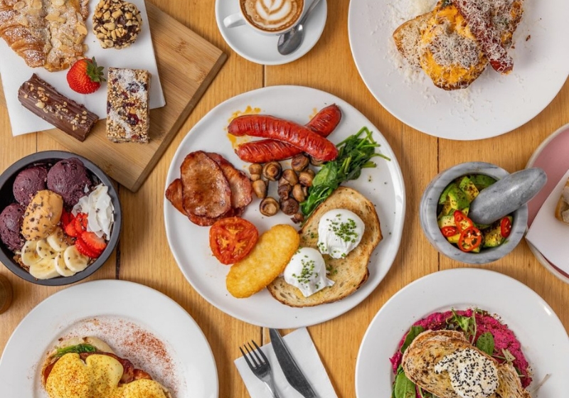 Melbourne's Culinary Gems: A Taste of the City's Best Dining Spots