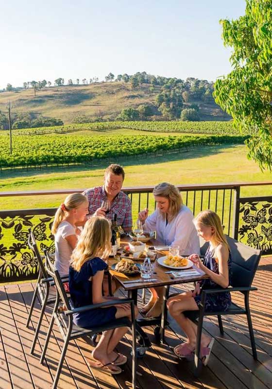 Australia’s Best Alfresco Dining Spots: Beachfront, Vineyard & Lakeside Long Lunches