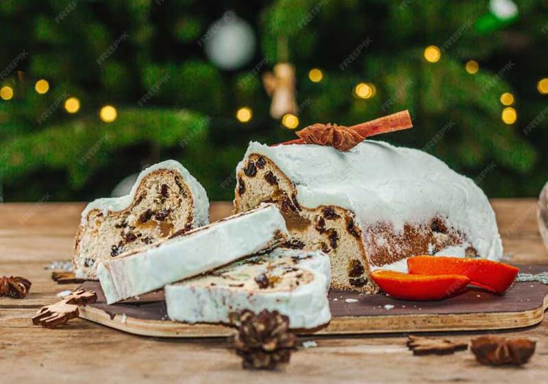 Battle of the Christmas Bread: Stollen v Panettone