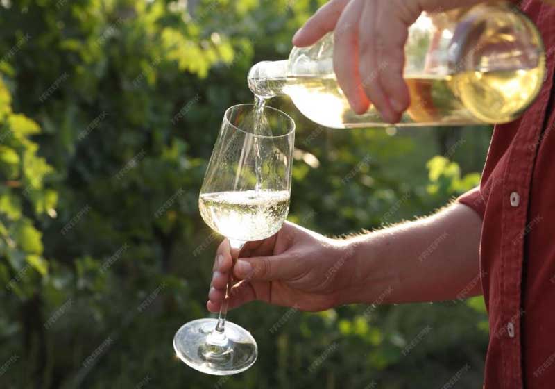 The Golden Hour Bar Cart: Spritz-forward, Low-proof Drinks for Sunset Sipping