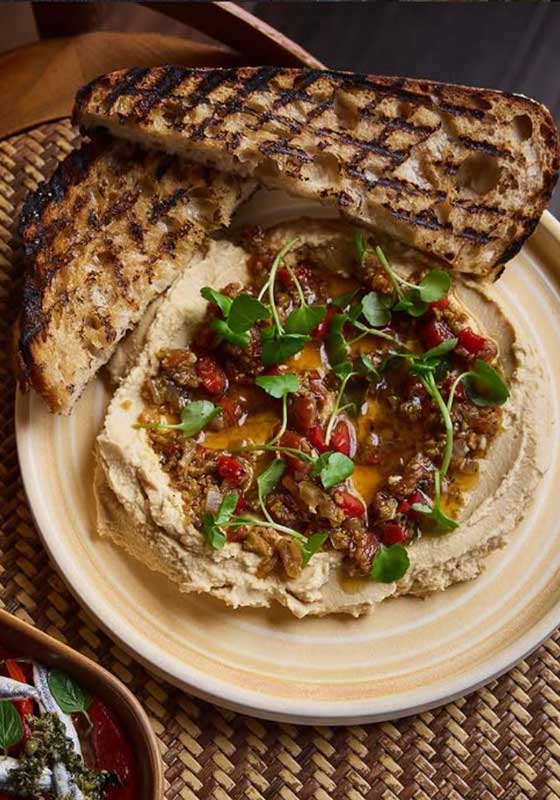 The New Mediterranean Plate in Australia: Less Villa, More Vision