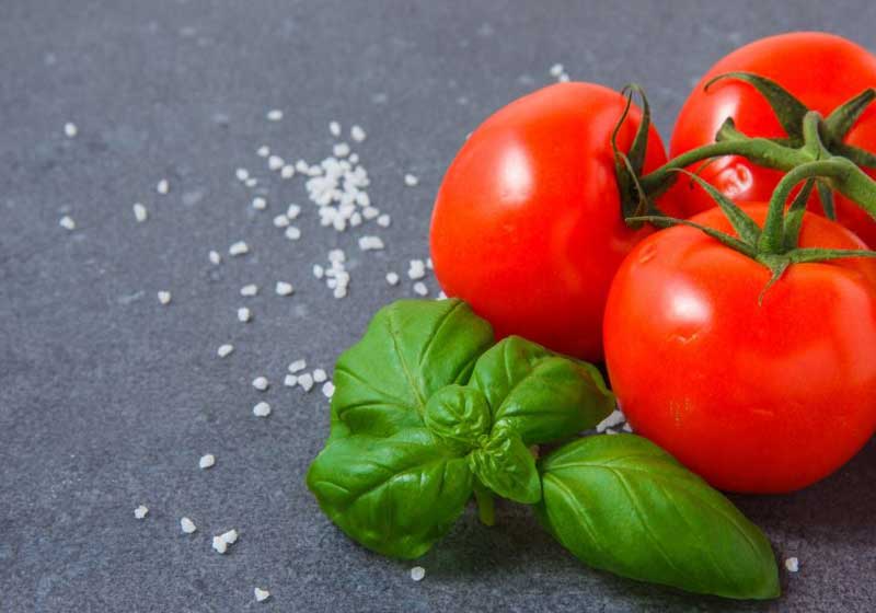 The Rise of Mediterranean Comfort Without Excess: Slow Rituals, Simple Ingredients, Deep Calm