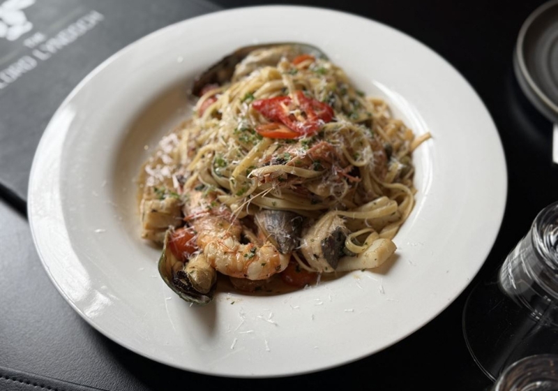 Savour the Experience: Shareable Menus That Elevate Dining