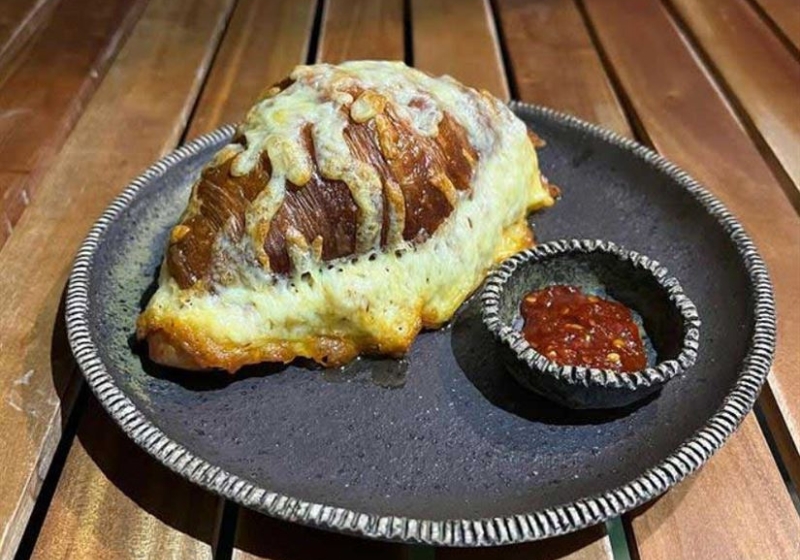 Savour the Flavours: Your Guide to the Gold Coast's Culinary Gems