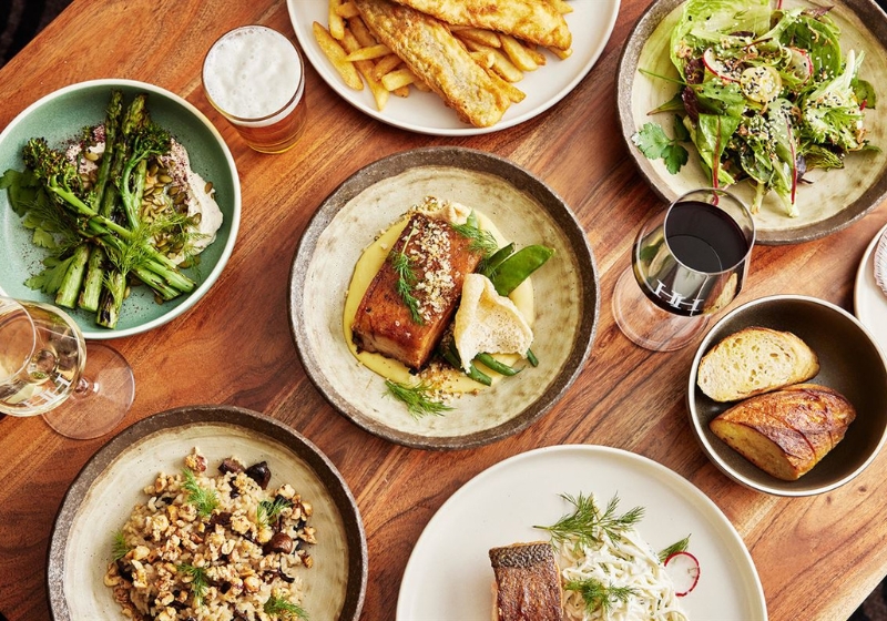 Dining Spots That Set the Benchmark