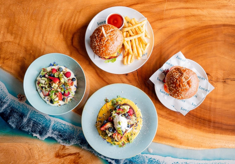 Dining Spots That Set the Benchmark