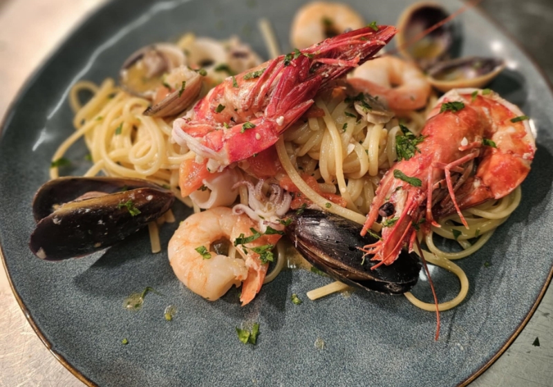 The Joy of Togetherness: Exploring Dining Venues that Celebrate Community