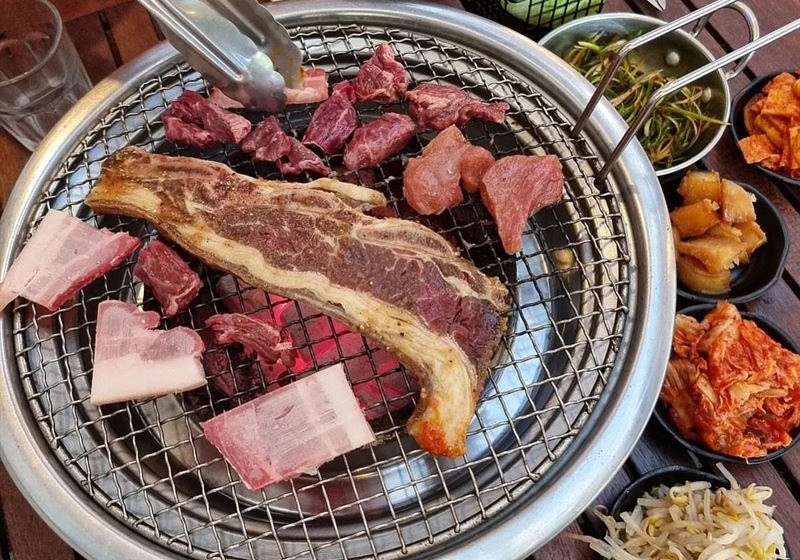 Savouring Perth: A Culinary Tour of Unique Dining Experiences