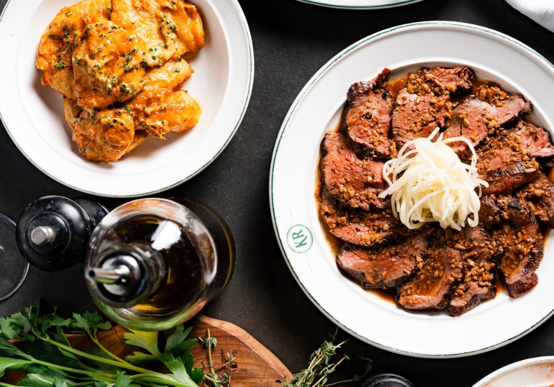 Culinary Adventures: Where Food and Atmosphere Align