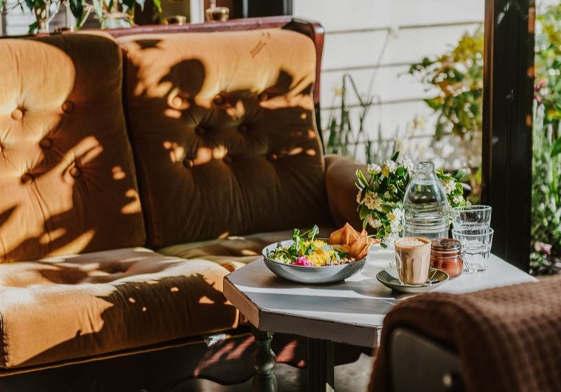 Cafés With Serious Atmosphere: An Exploration of Australia’s Inviting Haunts