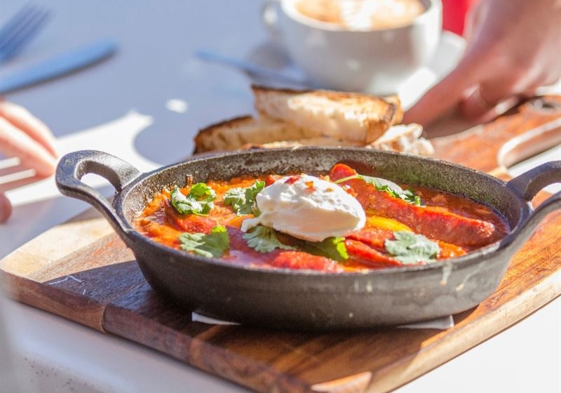 Discovering Small Restaurants with Big Personality