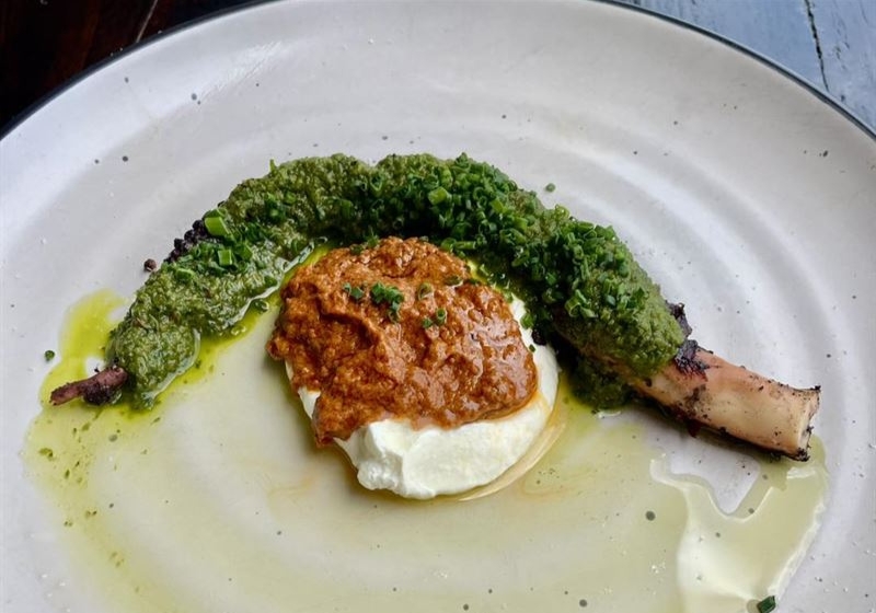 Serenity by the Sea: Discover Dreamy Waterfront Dining