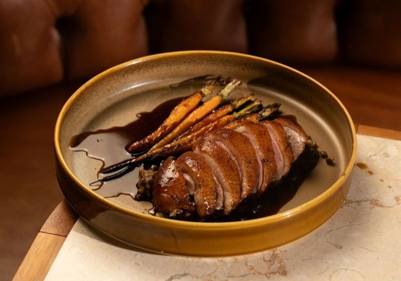Unwind at These 5 Iconic Venues for Drinks and Delights