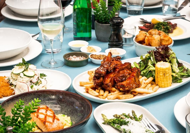 Unwind at These 5 Iconic Venues for Drinks and Delights