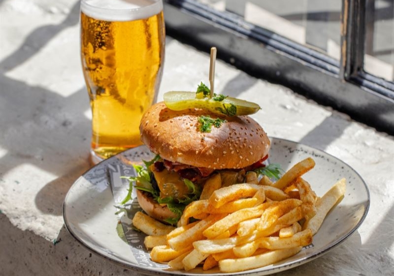 Culinary Wonders: Restaurants That Do It All