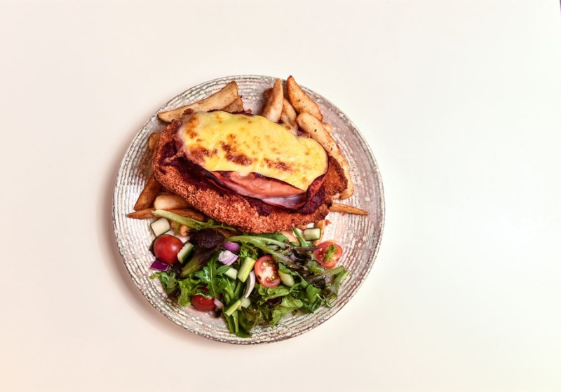 Culinary Wonders: Restaurants That Do It All