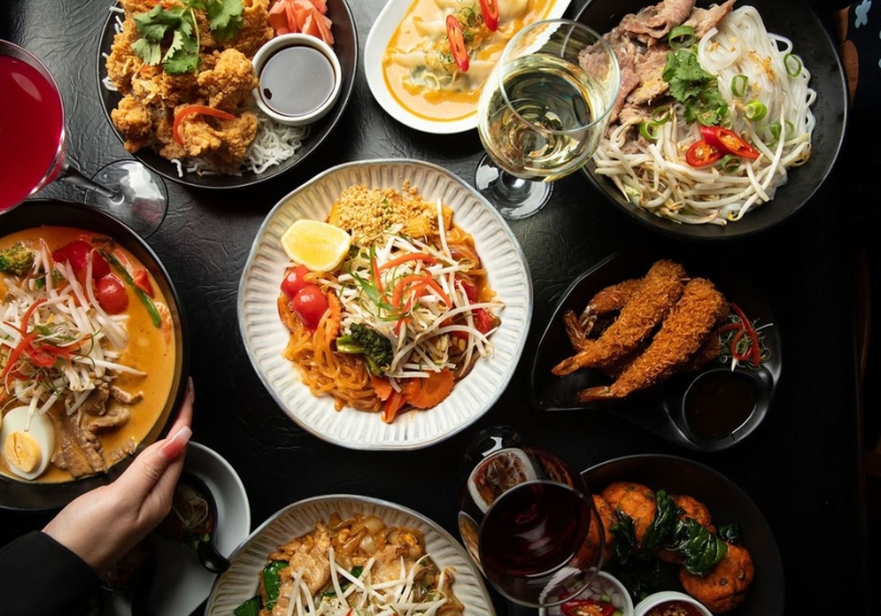 Gather Around: Five Fantastic Venues for Catching Up with Friends Over Great Food