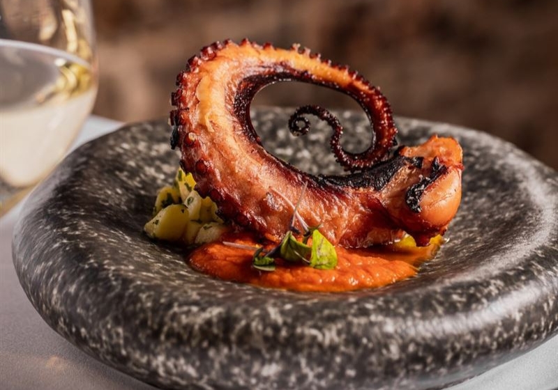Savour the Season: Must-Visit Restaurants That Redefine Dining Experiences