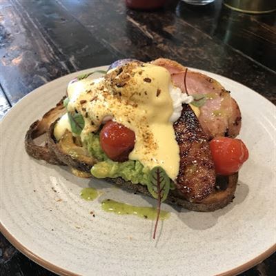 CHUU Salad and Juice Bar