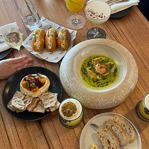 Where Food, Wine & Friends Meet