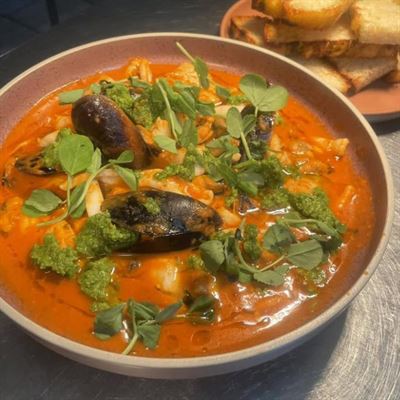 RATTLE Restaurant & Bar