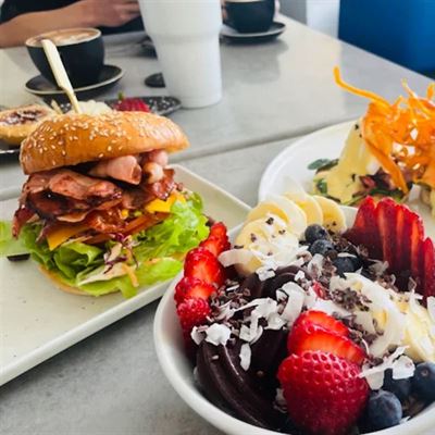 Straddie Eats