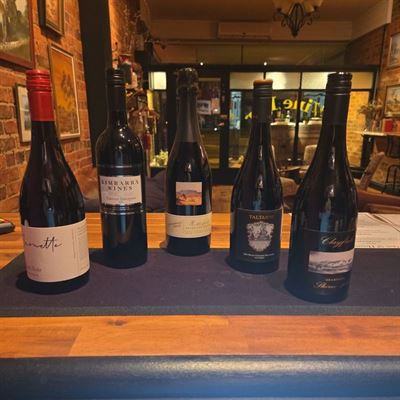 Oak and Hound Wine Bar