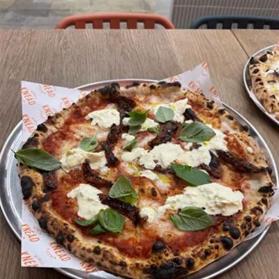 Knead Pizzeria
