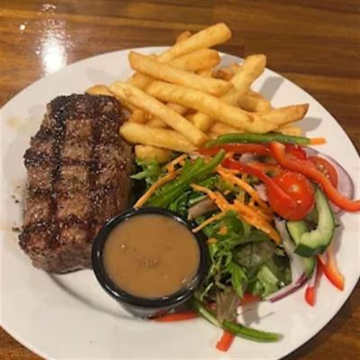 MEDINA TAVERN Sports Bar & Grill