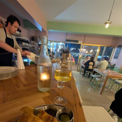 Cara Bistro & Wine Bar