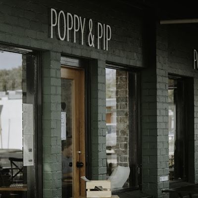 POPPY & PIP CAFE