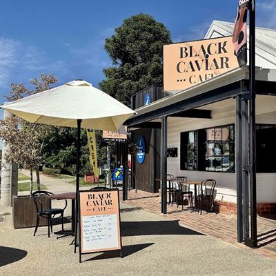 Black Caviar Cafe