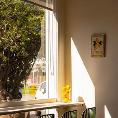 Azzura Cafe and Restaurant