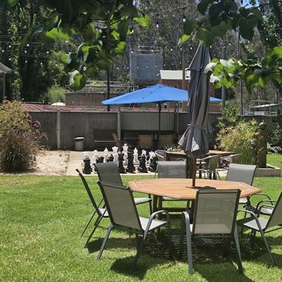 Swing Saw Cafe